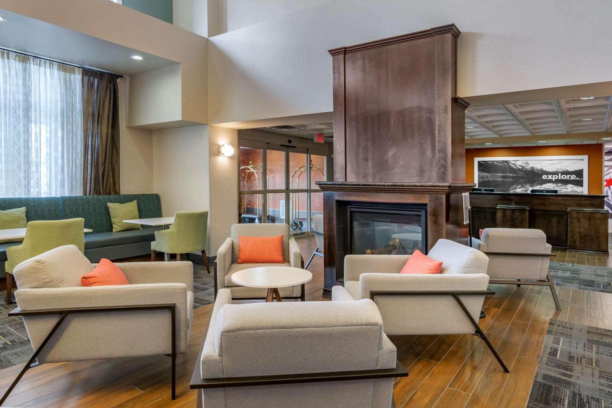 Hampton Inn & Suites Edmonton/West Εξωτερικό φωτογραφία