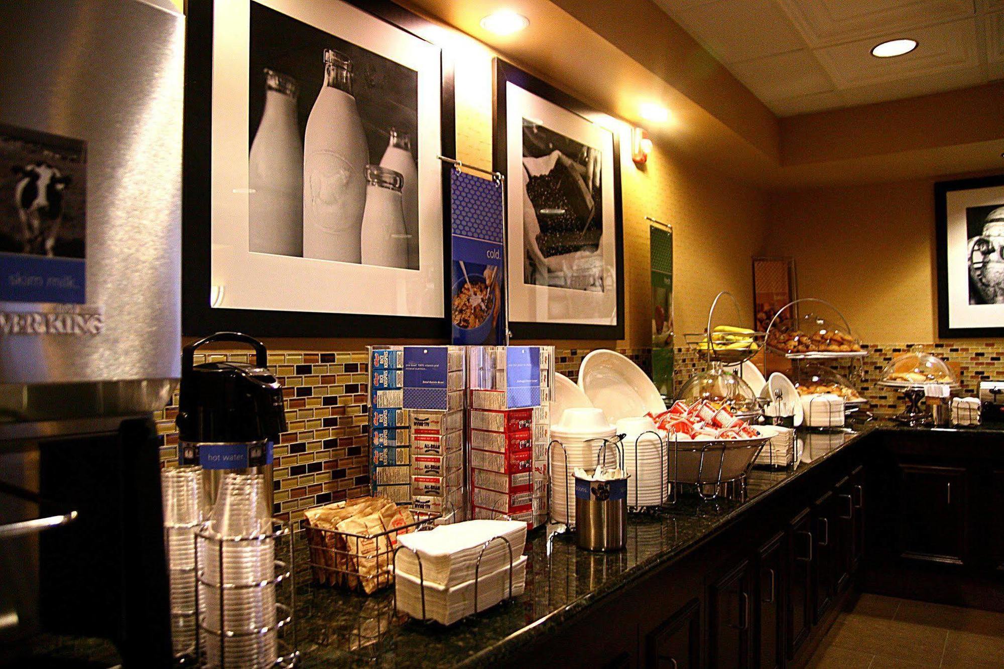 Hampton Inn & Suites Edmonton/West Εστιατόριο φωτογραφία
