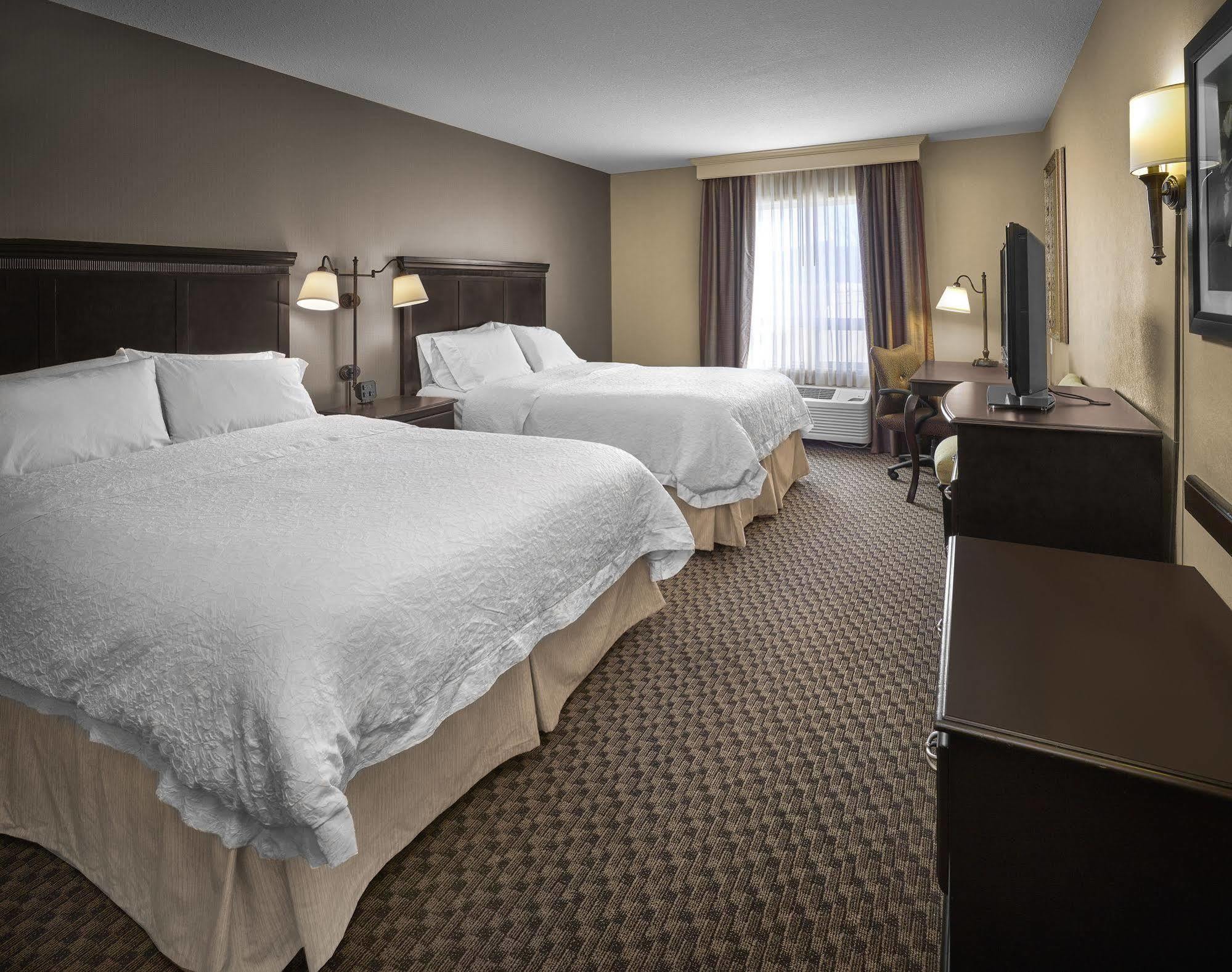 Hampton Inn & Suites Edmonton/West Εξωτερικό φωτογραφία